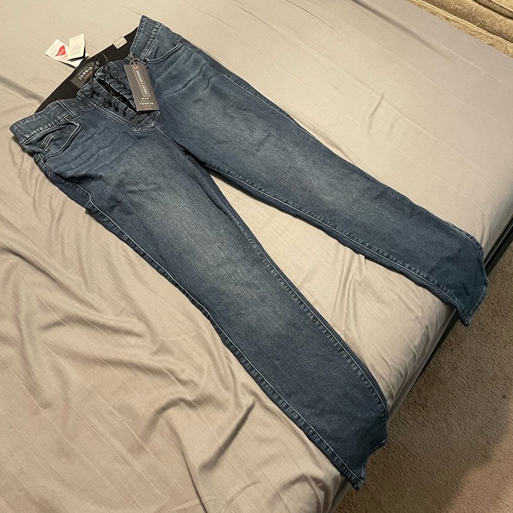 MOVING SALE! Torrid lace up bombshell skinny jeans